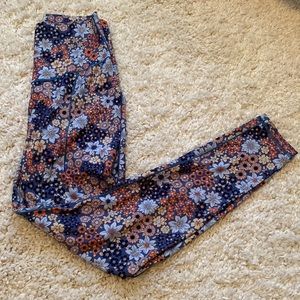 Aerie offline real me 7/8 hi rise floral leggings | M